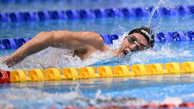 Wiffen in the pool in the 800m freestyle