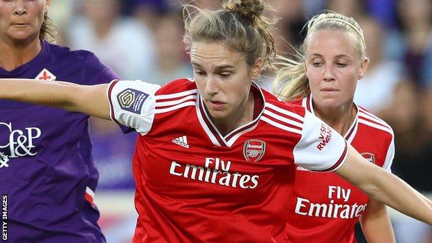 Women's Champions League: Slavia Prague 2-5 Arsenal - Vivianne Miedema  scores four - BBC Sport