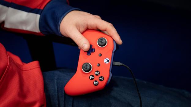 'Definitely not the real thing': why eracers can't go from the bedroom to the cockpit thumbnail