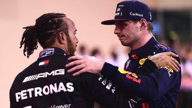 Lewis Hamilton และ Max Verstappen