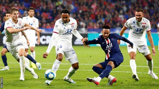 Neymar scores for Paris St-Germain