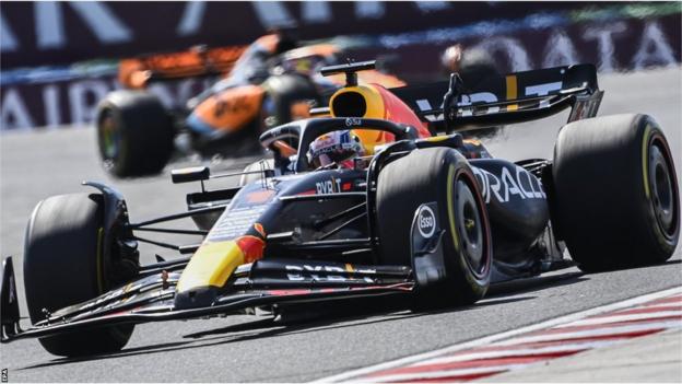 Max Verstappen rijdt Red Bull tijdens de Hongaarse Grand Prix van 2023