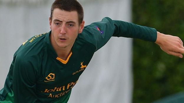 Matt Carter: Nottinghamshire spinner extends contract at Trent Bridge