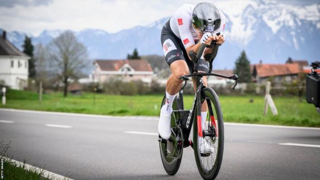 Juan Ayuso on his way to winning the third stage of the Tour de Romandie