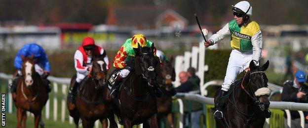 Many Clouds wins 2015 Grand National