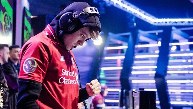 Donovan "F2TekKz" Hunt competing for Liverpool in the ePremier League