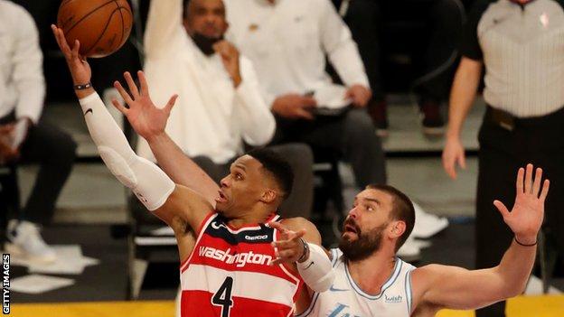 NBA round-up: LA Lakers beat Orlando Magic to rekindle play-off hopes - BBC  Sport