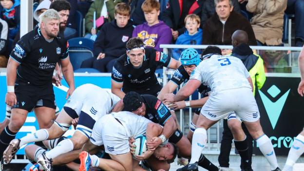 United Rugby Championship: Glasgow Warriors 43-25 Leinster - BBC Sport