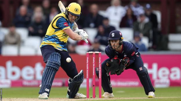 Rob Yates in action for Birmingham Bears against Northamptonshire Steelbacks