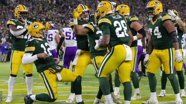 NFL divisional round weekend: Cincinnati Bengals v Tennessee Titans & San  Francisco 49ers v Green Bay Packers score & updates - Live - BBC Sport