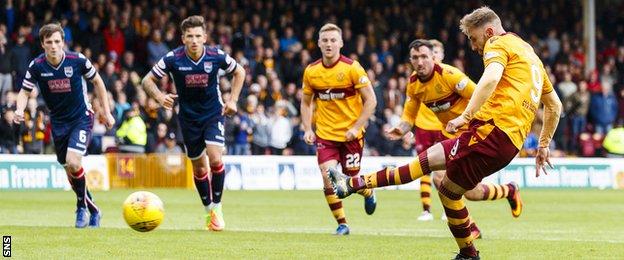 Louis Moult scores