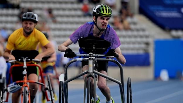 British frame runner Gavin Drysdale on his way to gold in Paris