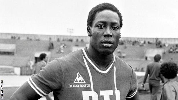 Pele in Africa: The man, the myth, the legend - BBC News