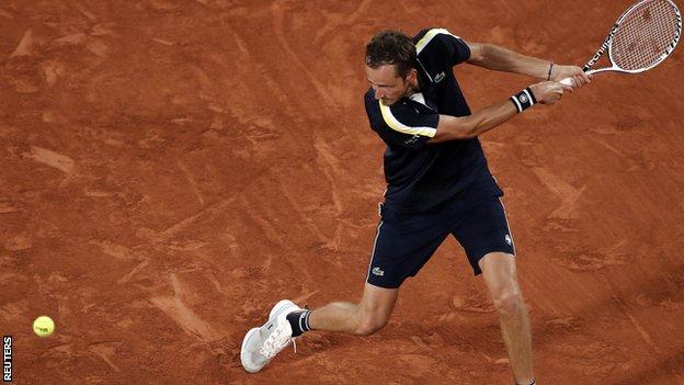 Даниил Медведев возвращается к Томми Полю на Открытом чемпионате Франции по теннису
