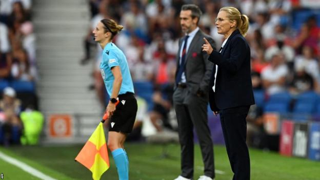 Jorge Vilda and Sarina Wiegman during Euro 2022