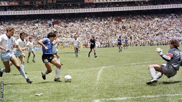 Diego Maradonas zweites Tor gegen England bei der Weltmeisterschaft 1986