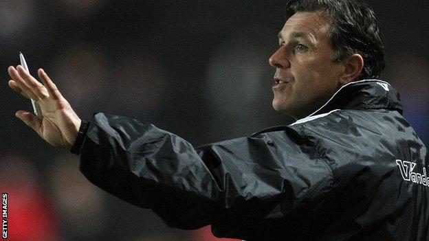 John Dreyer: Oldham Athletic appoint assistant head coach - BBC Sport