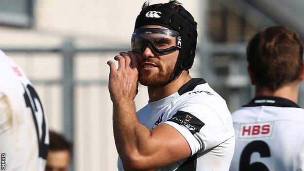 Ian McKinley en action pour Zebre contre S015carlets en Pro12 le 2 octobre