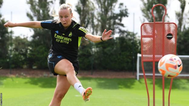 Beth Mead has been training with Arsenal over the summer as she makes her way back from injury