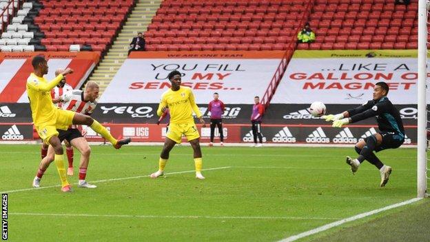 Sharp penalty rescues Blades against Fulham Areola