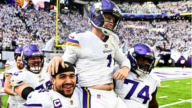 NFL Thanksgiving: Buffalo Bills, Dallas Cowboys & Minnesota Vikings all win  - BBC Sport