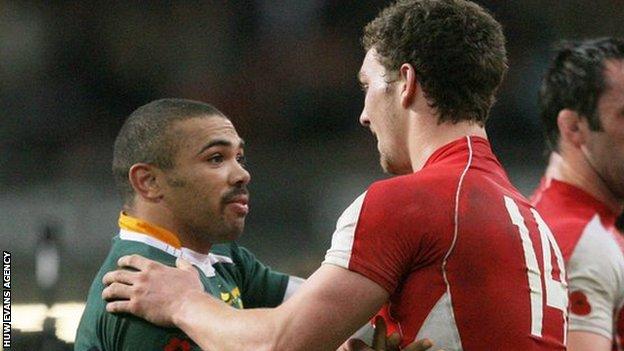 George North et Bryan Habana après l'international de 2010 entre le Pays de Galles et l'Afrique du Sud