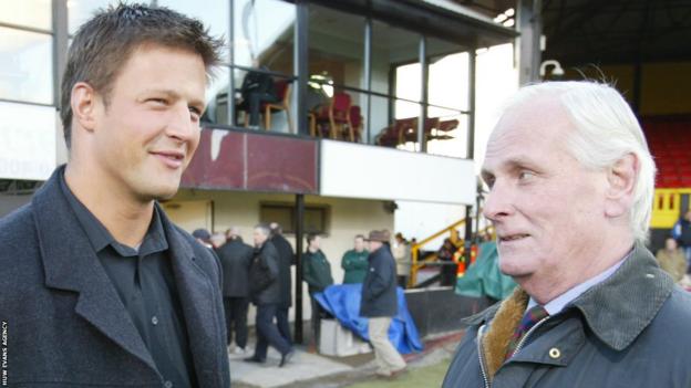 Bobby Skinstad and Tony Brown pictured in 2004