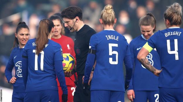 Women’s Super League: ปัดเศษในขณะที่ Man Utd ยังคงครองตำแหน่งและสามเกมถูกยกเลิก