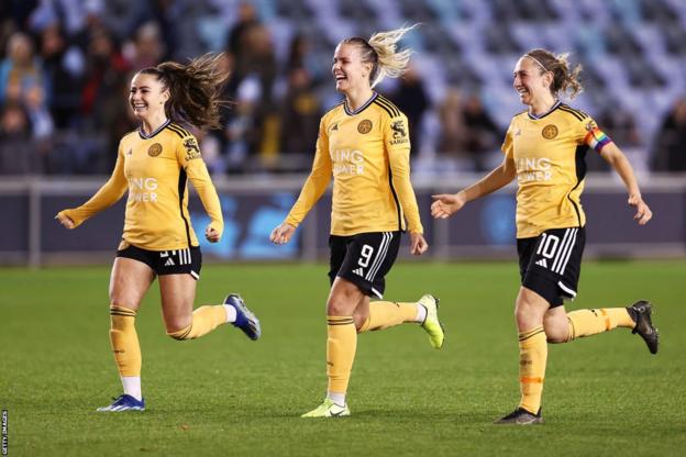 Hannah Cain, Lena Petermann and Aileen Whelan celebrate beating Manchester City