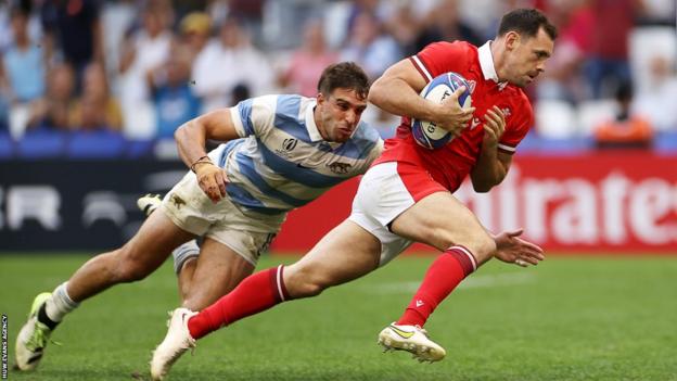 Tomos Williams: Wales scrum-half to join Gloucester from Cardiff - BBC Sport