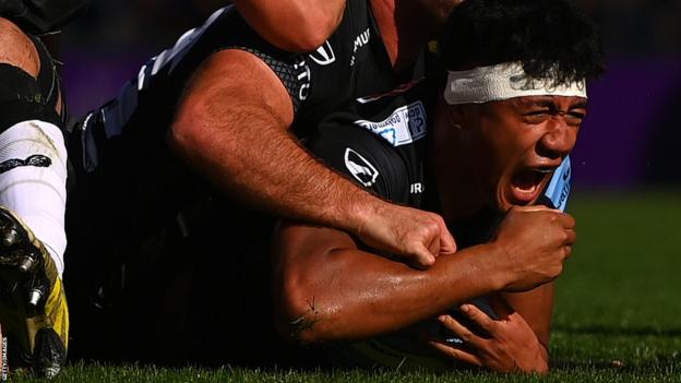 Greg Fisilau scores a try for Exeter against Saracens