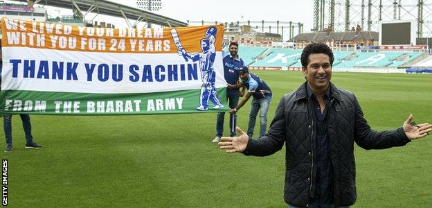 Sachin Tendulkar with members of the Bharat Army