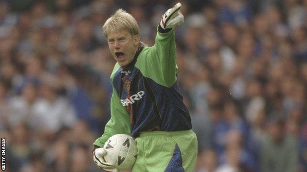 Peter Schmeichel Voted Greatest Goalkeeper In The Premier League This Could Be Why Bbc Sport