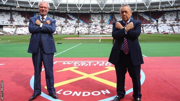 David Gold (à gauche) et David Sullivan (à droite)