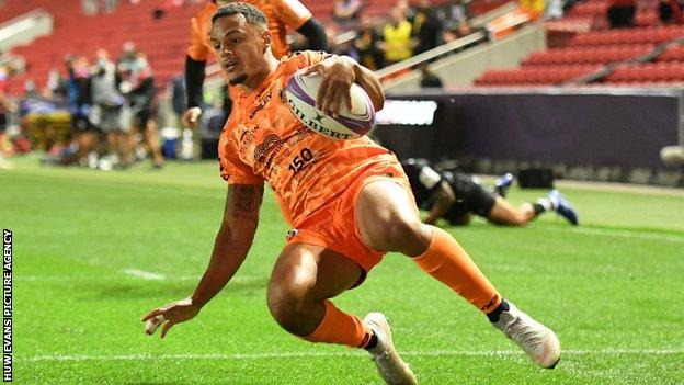 Ashton Hewitt's try capped an impressive start to the game by Dragons
