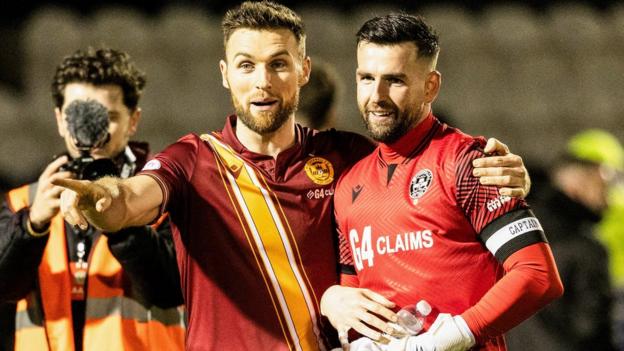 Scotland internationals Stephen O'Donnell and Liam Kelly are both in the final six months of their Motherwell deals