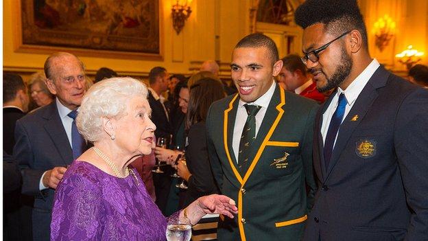 The Queen with Bryan Habana and Henry Speight before the 2015 Rugby World Cup