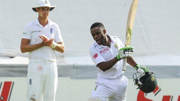 England's Stuart Broad applauds Temba Bavuma's maiden Test century