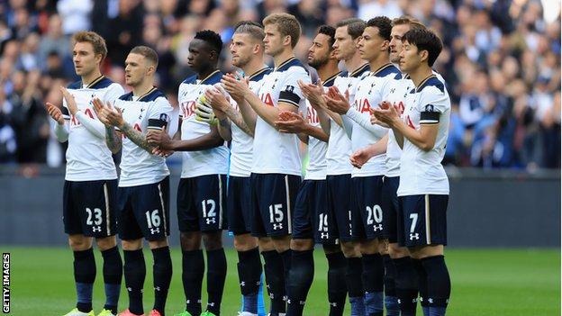 Tottenham players pay tribute to Ugo Ehiogu