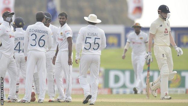 Sri Lanka celebrate Zak Crawley wicket
