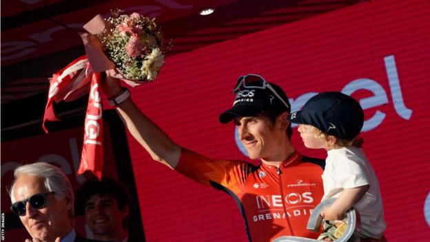 Geraint Thomas with his son and runner's up flowers