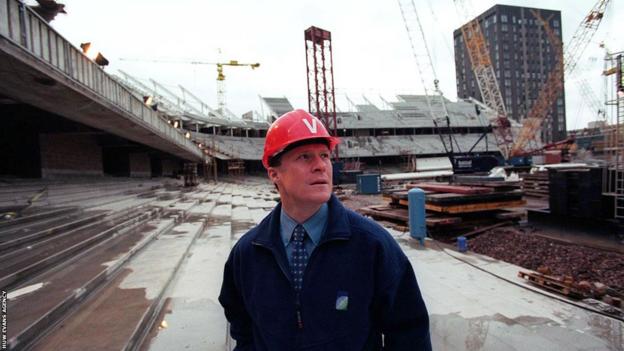 Пол Торбърн беше турнирен директор на Световното първенство през 1999 г., домакин на Уелс, което видя изграждането на Милениум Стейдиъм