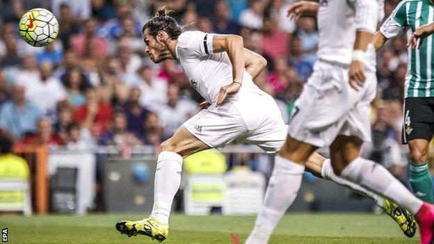 Gareth Bale scores with a header against Real Betis