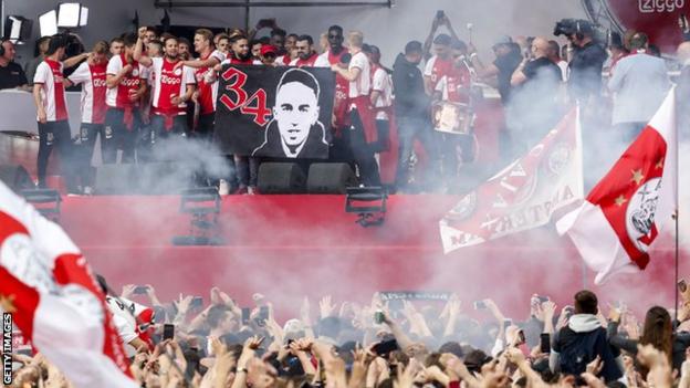 Ajax: 100,000 Fans Turn Up To Celebrate League And Cup Double - BBC Sport