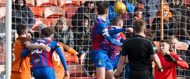 Iain Vigurs scores