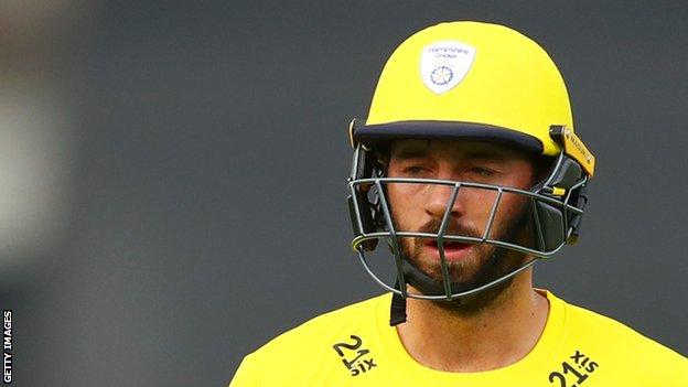 James Vince: Hampshire captain signs new four-year deal - BBC Sport