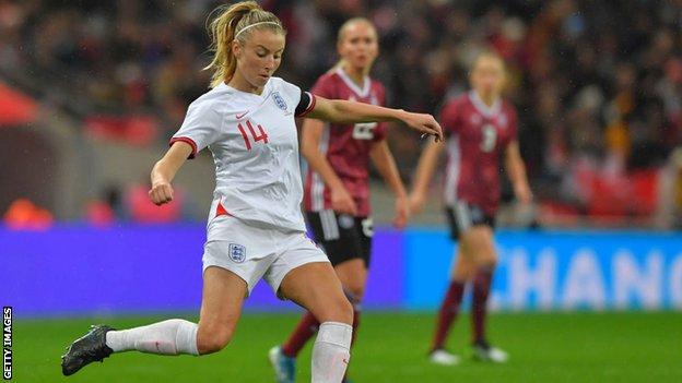 Leah Williamson playing at Wembley