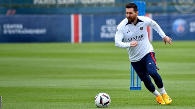 Lionel Messi returns to Paris Saint-Germain training after Argentina's  World Cup victory