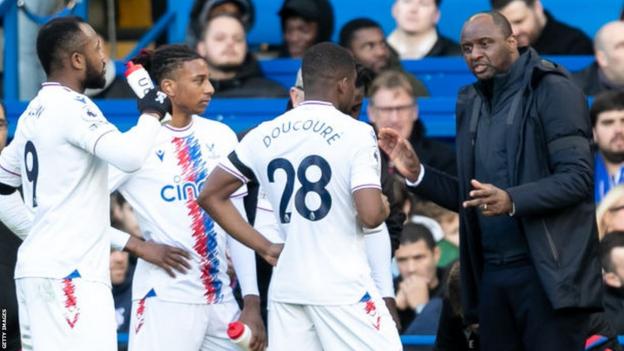 Patrick Vieira talks to his Crystal Palace players