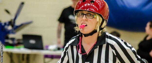 Roller derby referee, Gill